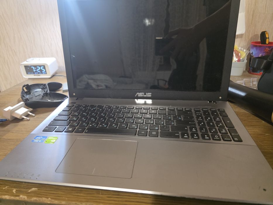 Ноутбук ASUS 15.6" (Core i3 / GeForce GT 720M) — под работу, учебу