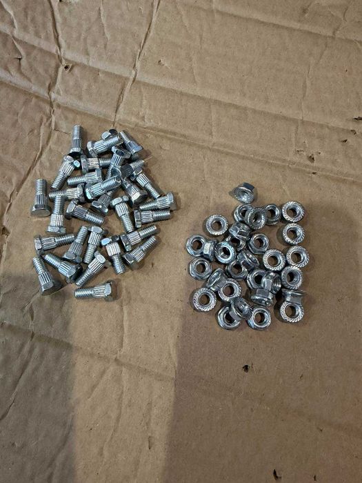 Болт сигмента жатки John Deere H207542+14M7303