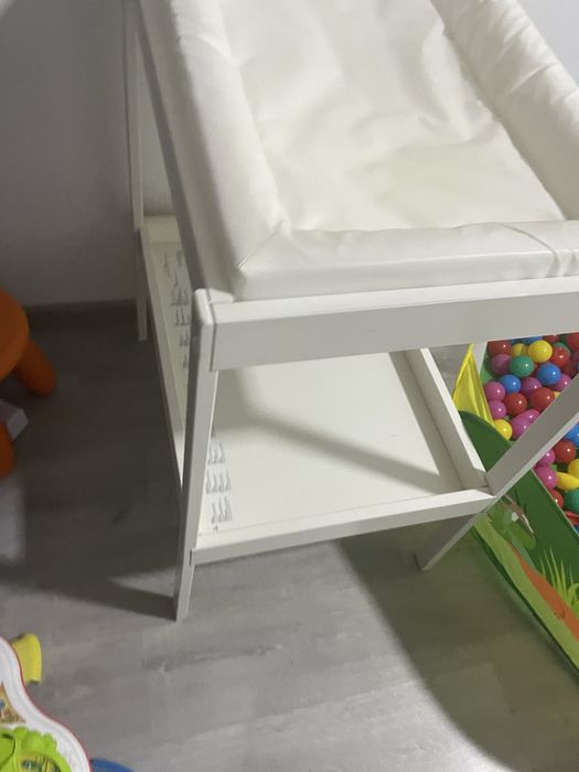 Fraldário branco como novo com colchão