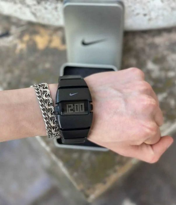 Часы Nike черные
