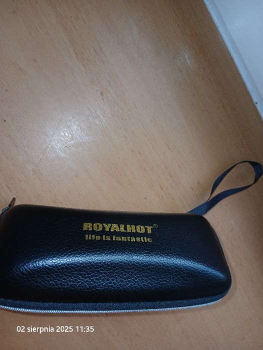Okulary royal hot pięknie prezentujące się