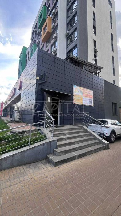 Продаж Комерційне приміщення вільного призначення — 205,4 м², цоколь