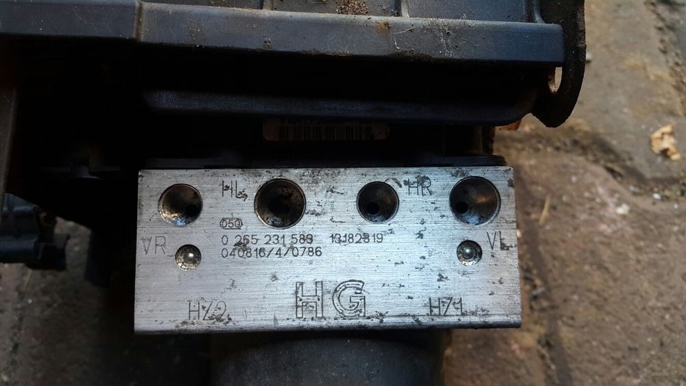 Sterownik pompa abs Corsa C Meriva 131823HG19