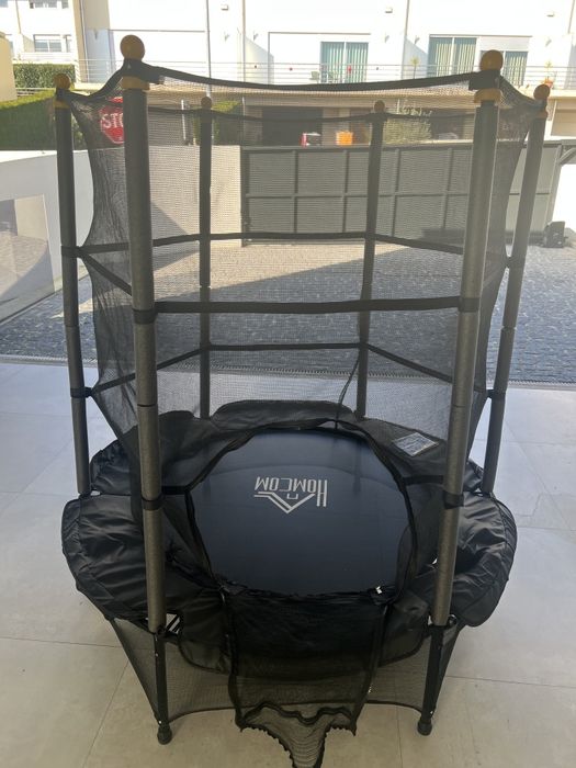 Trampolim para criança