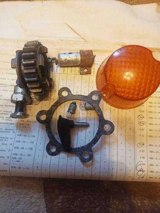 Шестерня 1-3 передачи для ИЖ Планета 3, СССР / Лампочки для мотоцикла