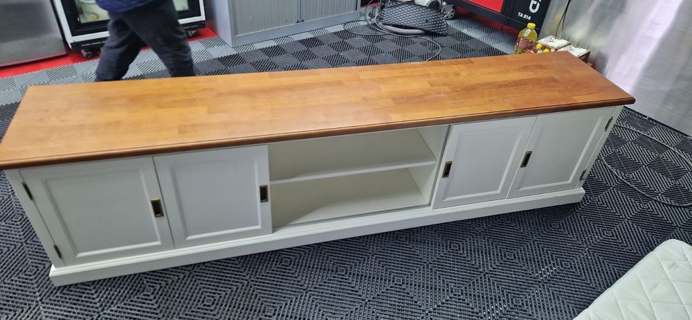 Komoda pod telewizor