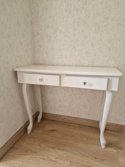 biała drewniana toaletka DIAMENT