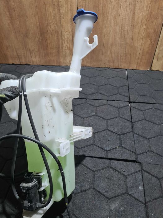 Kia Rio IV 1.2 lift HB zbiornik płynu spryskiwaczy pompka przewody