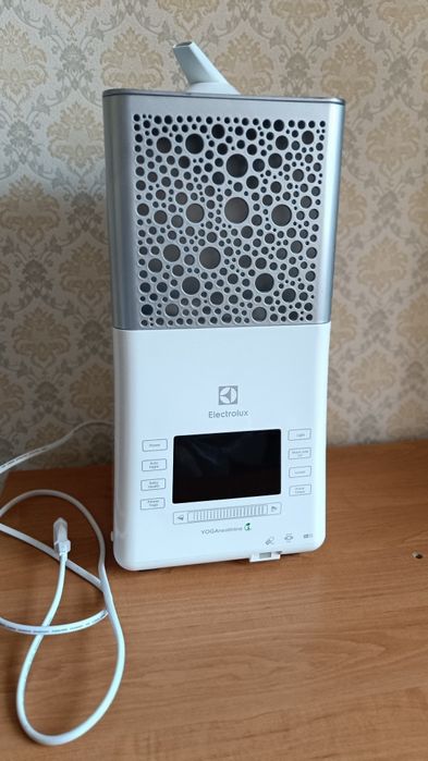 Зволожувач повітря ELECTROLUX