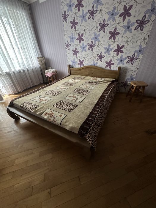Ліжко двохспальне натуральне дерево