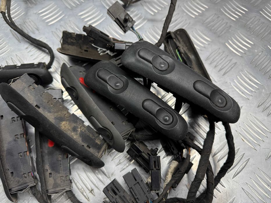 Кнопка стеклоподъемника правая Opel Omega B Опель Омега Б 90438545