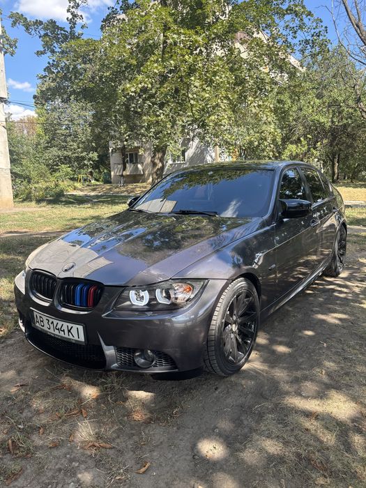Продам BMW e90 2011