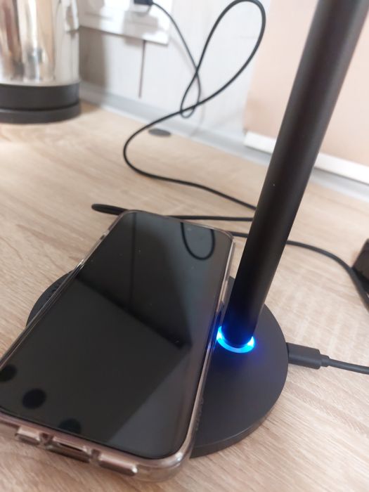 Ładowarka indukcyjna Stojak na słuchawki NewBee Iphone15 Samsung