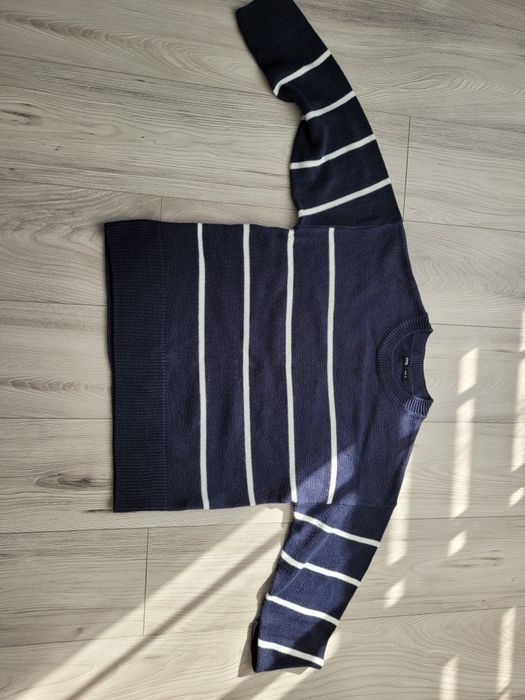 Granatowy sweter sinsay