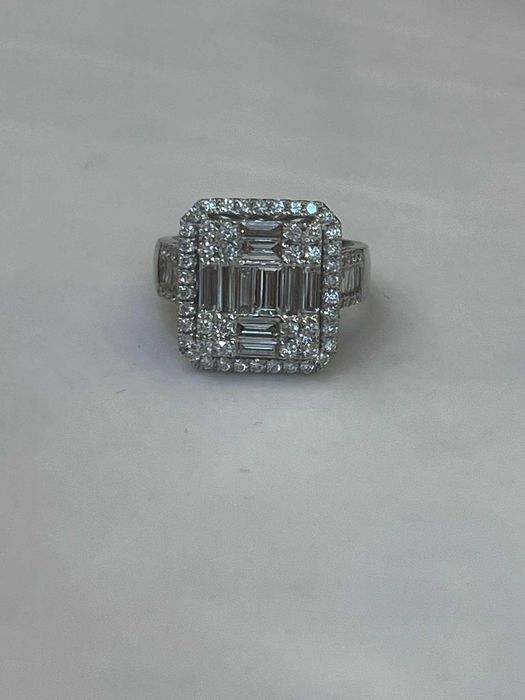 Pierścionek Gwiazd Infinity 2.01 CT bagiety 2.01 CT VVS/FG