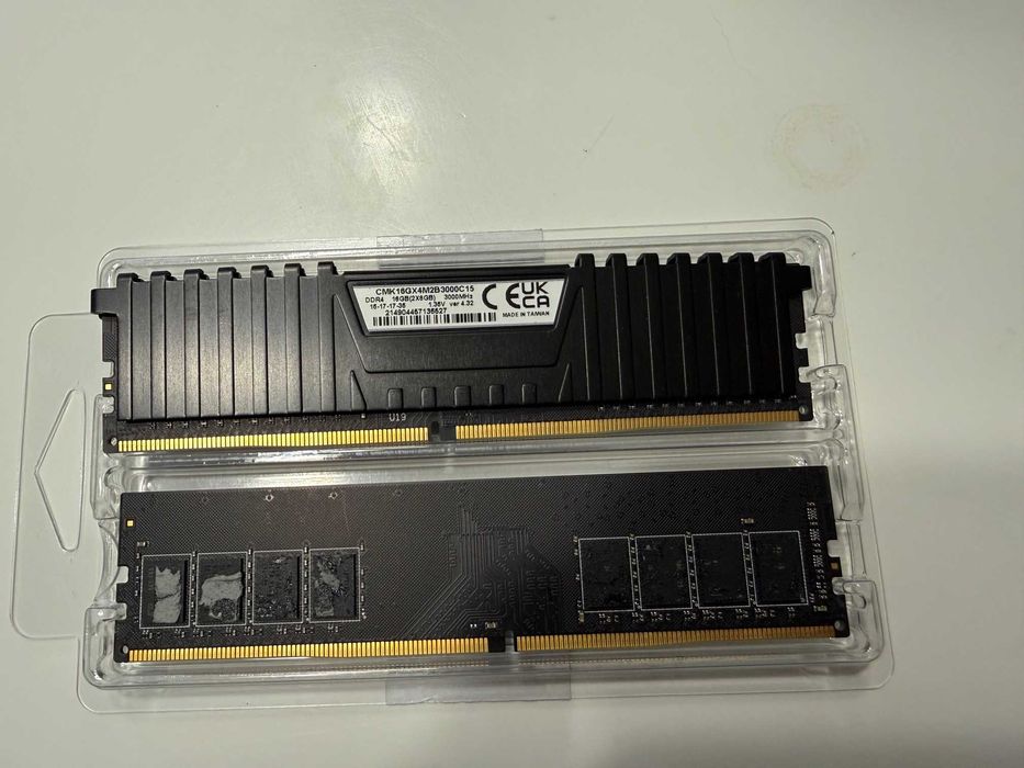 Pamięć RAM Corsair Vengeance LPX DDR4 3000 C15 2x8GB