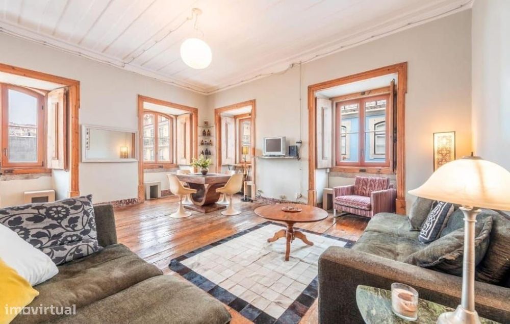 Apartamento T4, Praça da Figueira – Lisboa