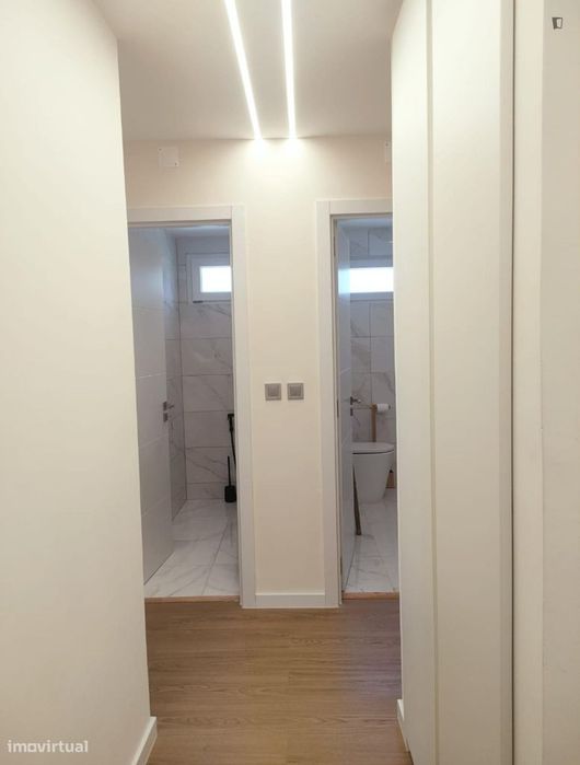 Quarto - localizado em Amadora Lisbon