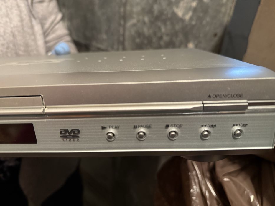 Odtwarzacz DVD marki LG DVD5183