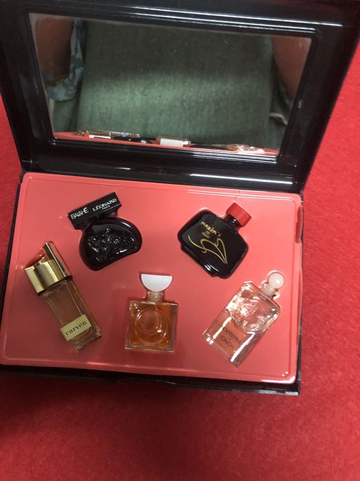 Estojo de miniaturas perfumes