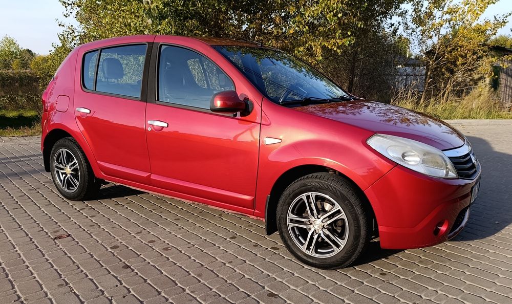 Renault Sandero 2011 офіційний газ/бензин 1,4 л