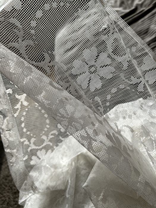 Занавески/ занавеси с креплением- цена за 2 штуки