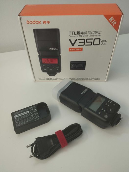 Canon EOS 77D EF-S 18–135mm IS USM Kit, com acessórios incluídos