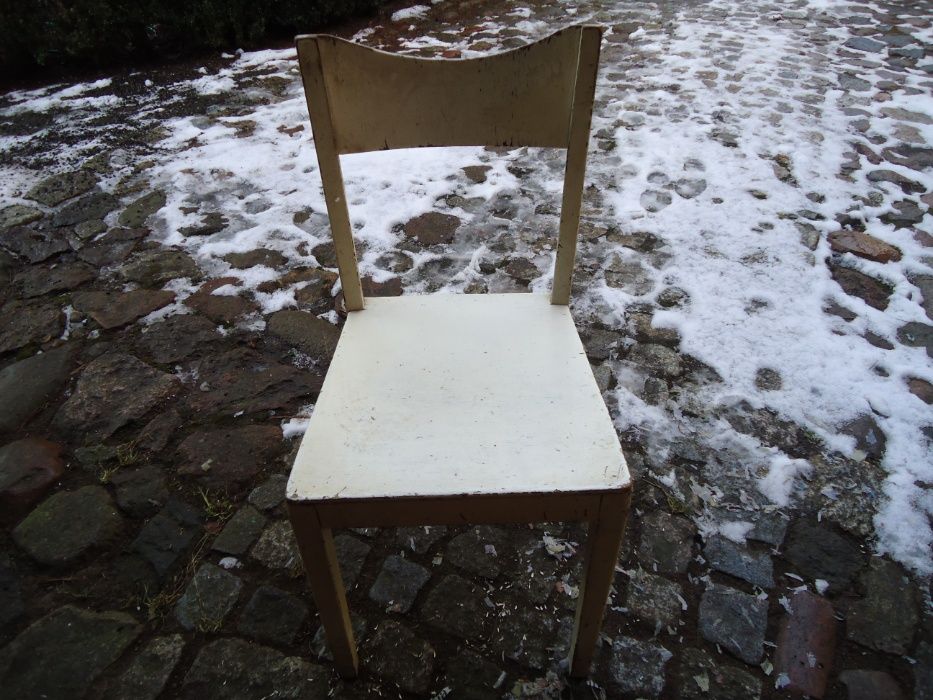 Krzesło drewniane z PRL