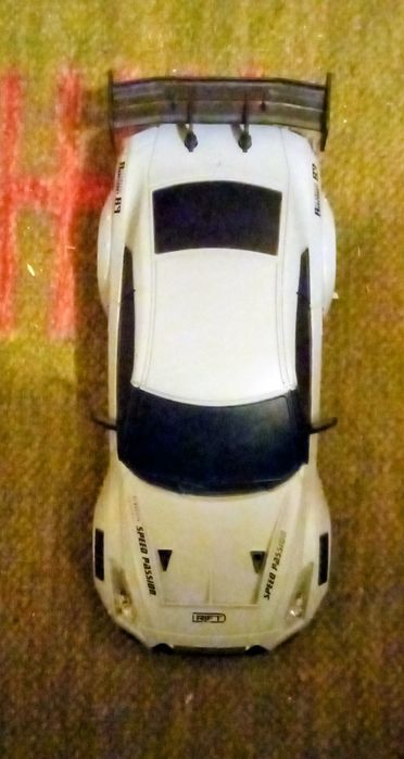Carro RC muito barato