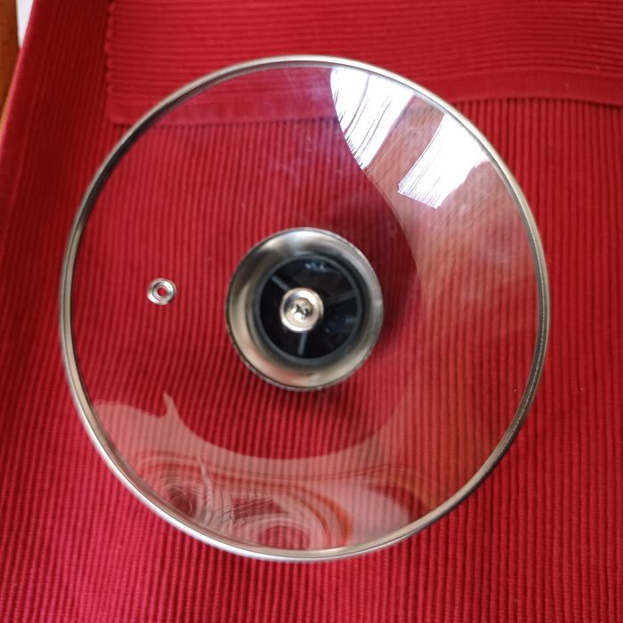 Продам кришки стіклянні на каструльки