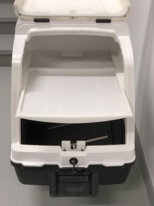 Caixa top case delivery hermetica 108L para scooter