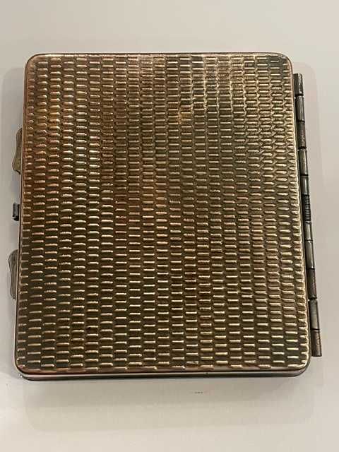 Niemiecka papierośnica z okresu III Rzeszy – hełm Stahlhelm