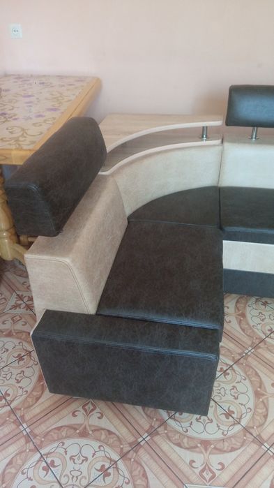 Ремонт , реставрація м'яких меблів.