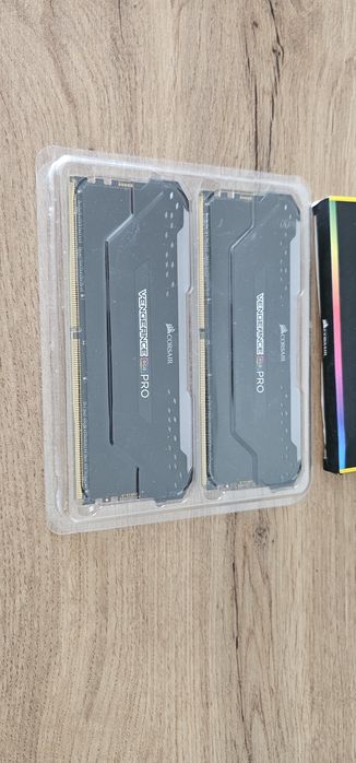 Corsair Vengeance RGB PRO 32GB DDR4 3200MHz (2x16GB)