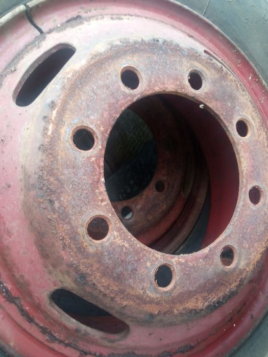 Sprzedam opony lub koła 9.00-20 i 16 SUV .