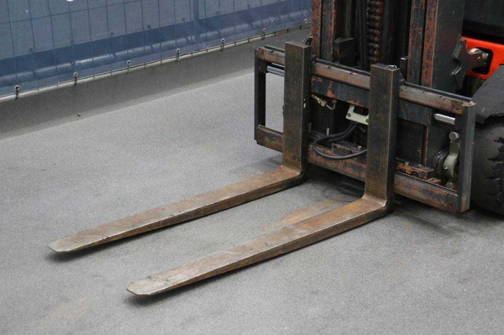 Empilhador GPL gás Linde H16T-03 - 1.600 Kg (2512)