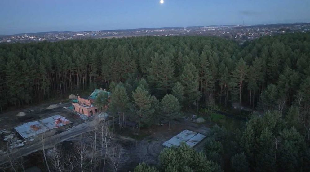 Продаж котеджу в лісі. Паланки Солуки. Закрита територія 10 будинків