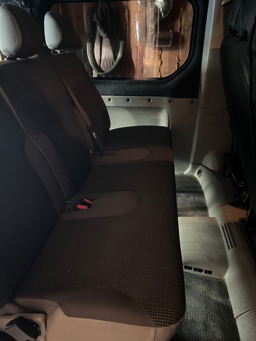 Опель Віваро 2.5