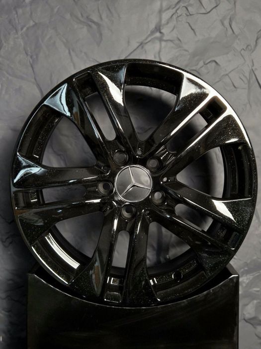 Оригінальний литий диск Mercedes-Benz R17 5×112 ET47 7.5J D66.6 A2044017502 (Gloss Black)