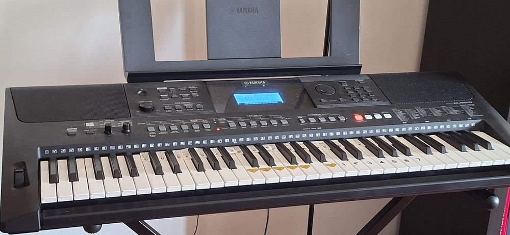 Teclado Yamaha PSR E463
