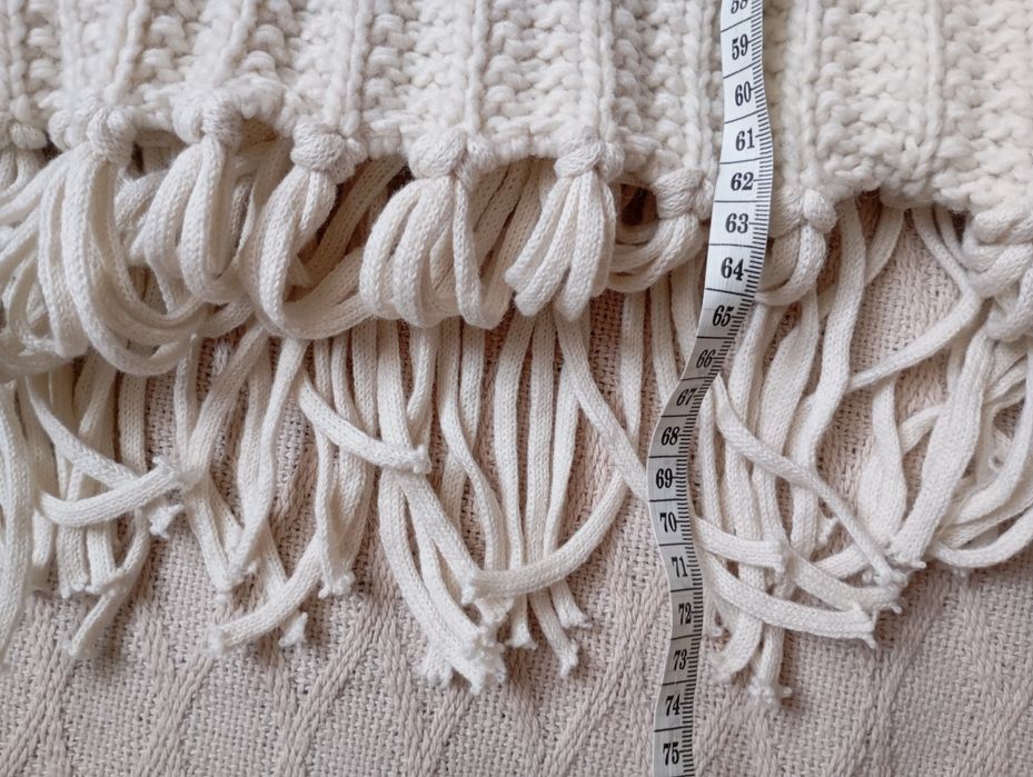 H&M XL śmietankowy luźny sweter oversize o grubym splocie z frędzlami