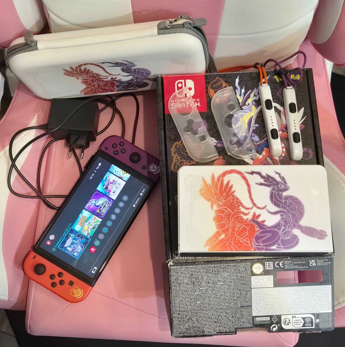 Konsola Nintendo Switch OLED wersja Pokemon Scarlet & Violet + etui