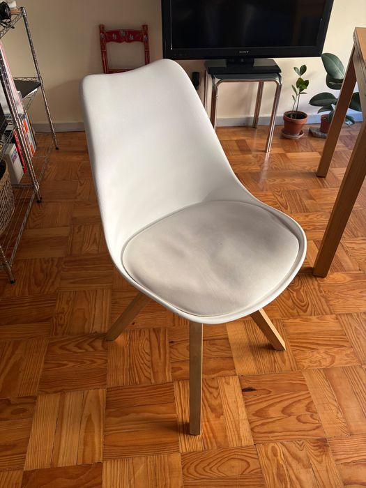 Mesa e cadeiras JYSK Blokhus + Jegind