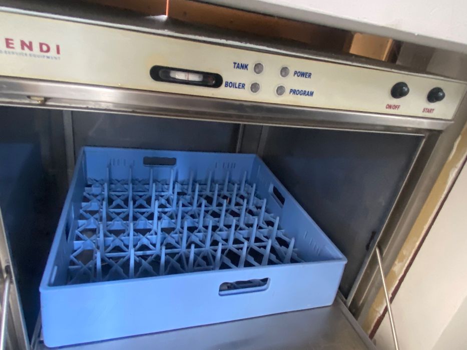 Piec Hendi konwekcyjno-parowy, zmywarka Hendi
