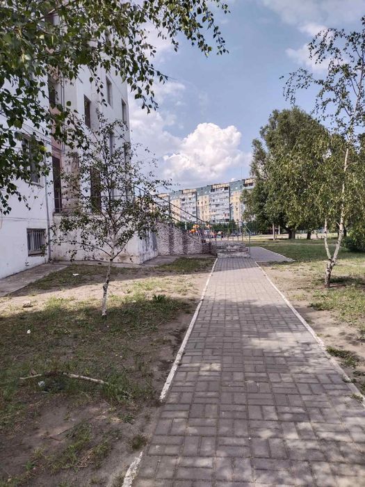 Продаж великогабаритної 4-х кімнатної квартири