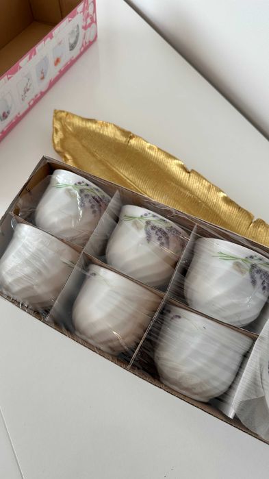 Conjunto de Chávenas - 12 Peças