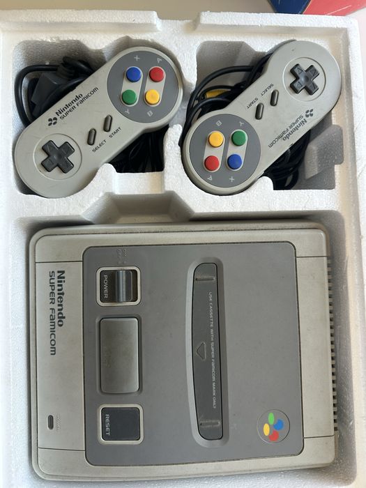 Super nintendo w pudełku