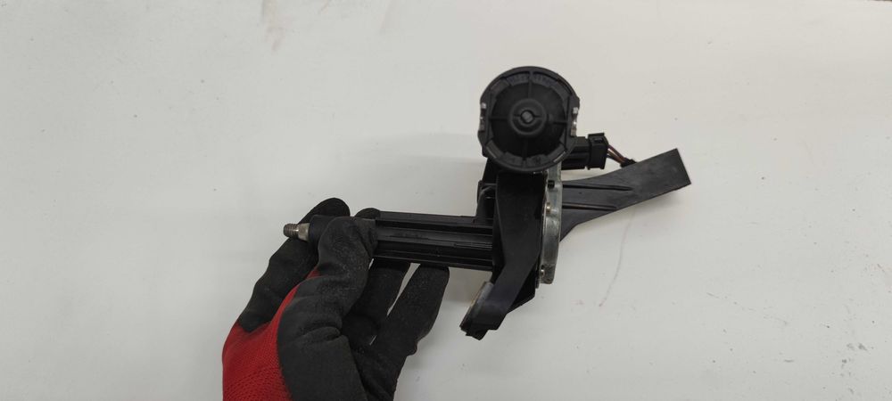 Opel Astra II G HB Mechanizm Silniczek Wycieraczki Tył Tylnej