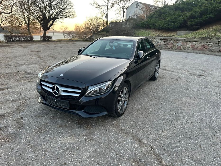 Mercedes-Benz Klasa C Sedan Automat 7 biegów LED Navi Kamera Czujniki parkow Zarejestrowany