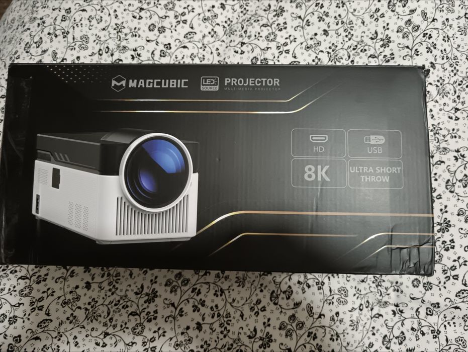 Magcubic projector 8K LED